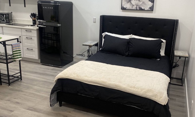 Taylorsville Apartment | Beautiful Backhouse located near by freeway, stores and SLCC