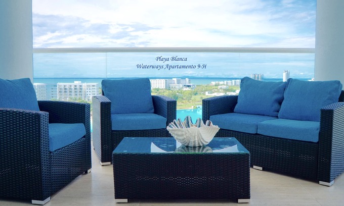 Playa Blanca Apartment | Beautiful beach apartment with beautiful views