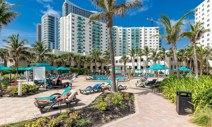 Hollywood South Central Beach Condo | Beautiful beach condo at The Tides. Big promotions !