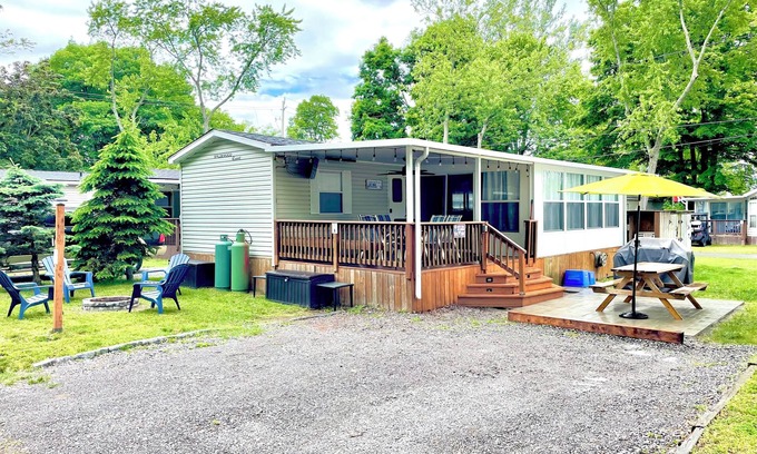 Sherkston Cottage | Beautiful Beach Home at Sherkston Shores Port Colborne