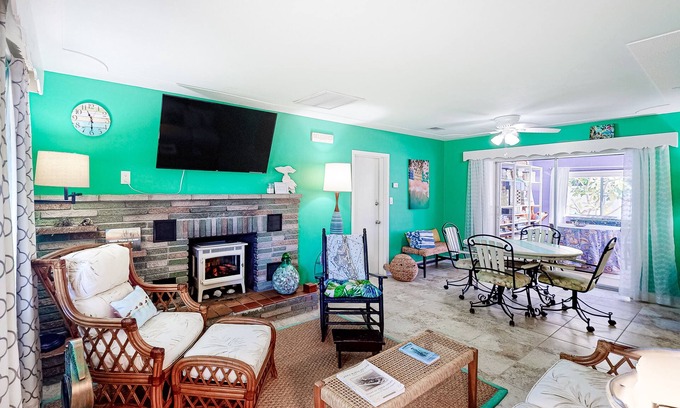 Holmes Beach House | Beautiful Beach Home Right Near the Water with Private Pool, AC, & Fast WiFi
