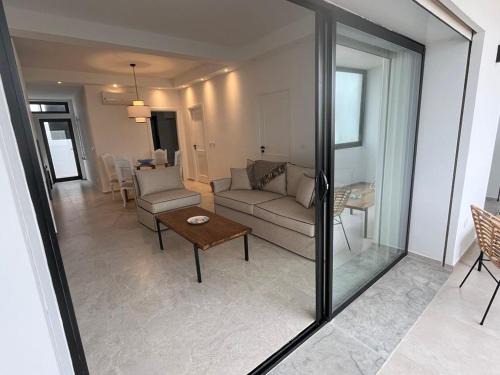 La Marsa Apartment | Beautiful beachfront apartment