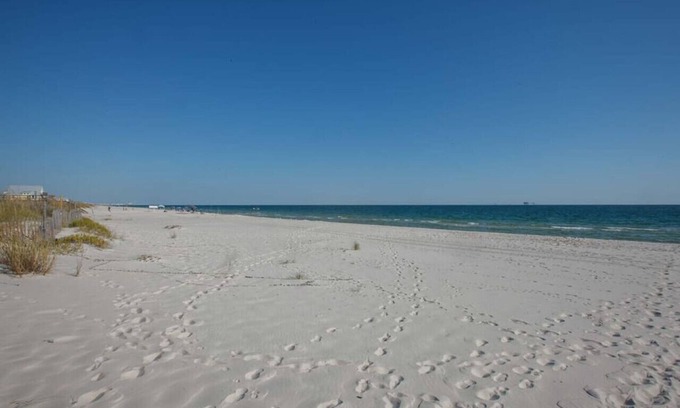 Fort Morgan House | Beautiful Beachfront Pet Friendly Home - AOK Oasis