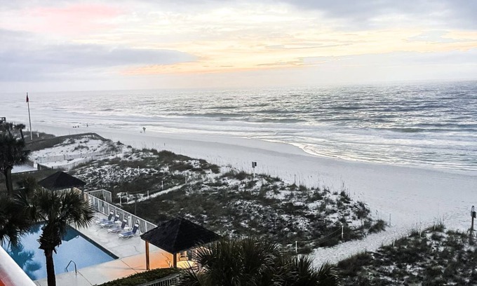 Gulf Shores Condo | Beautiful Beachfront View