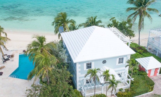 George Town Villa | Beautiful Beachfront Villa Located 15 Mins Walk To The Town