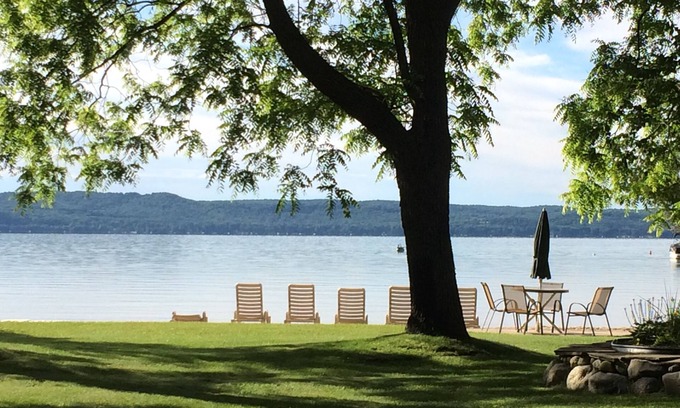 Glen Arbor House | Beautiful Big Glen Lake Beach Home
