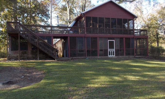 Tylertown House | Beautiful Bogue Chitto River House