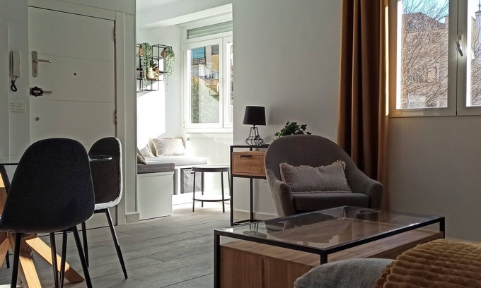 Genil Apartment | Beautiful brand new apartment in the center of Granada