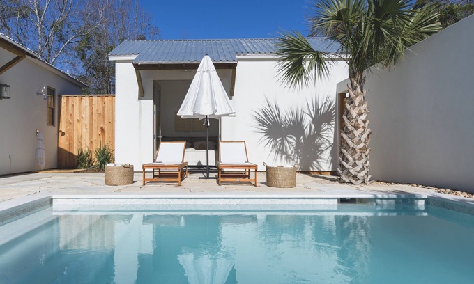 Arp House | Beautiful, brand new, lake front home with pool, 20 minutes from Tyler, Texas.