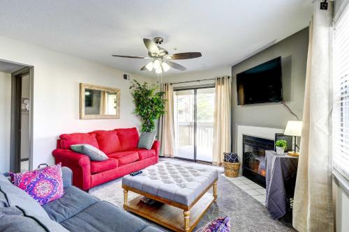 Table Rock Apartment | Beautiful Branson Condo with Golf and Pool Access!