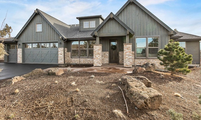 Powell Butte House | Beautiful Brasada Ranch House