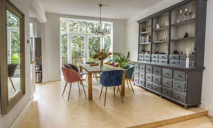 De Krommerdt Apartment | Beautiful&Bright|Central Located| Private&Triple Glass Isolated|W Big Balcony