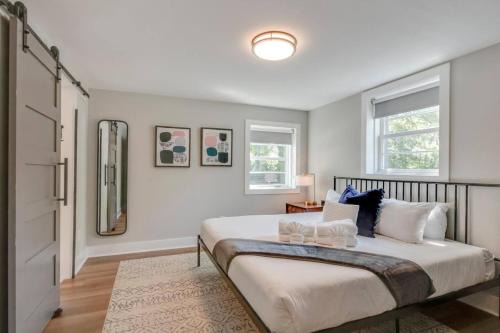 Franklin House | Beautiful Bungalow Historic Franklin Quadplex