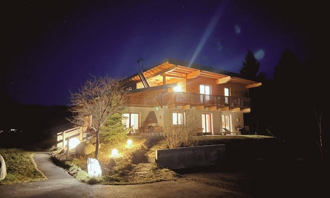 Reith bei Kitzbuehel Ski Chalet | Beautiful chalet with a wonderful view and pine bed