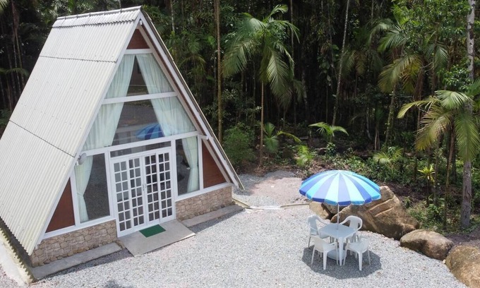 Morretes Cabin | Beautiful cabin immersed in the forest
