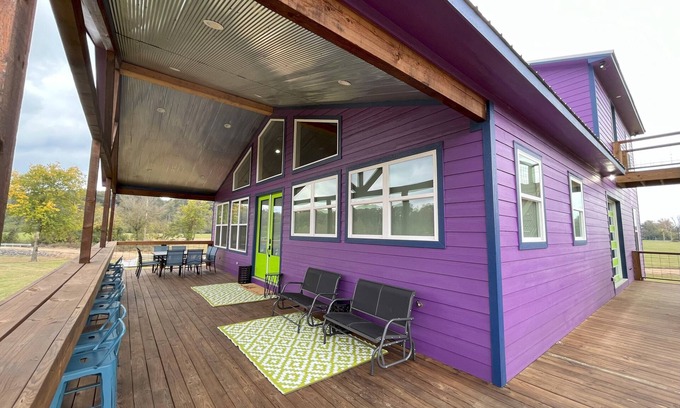 Nashville Cabin | Beautiful cabin on the banks of the Little Missouri River Relief!