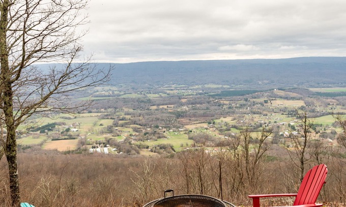 Lupton City Cabin | Beautiful cabin on the mountain with stunning views of the valley!