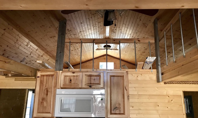 Waynesville Cabin | Beautiful Cabin Sleeps 8