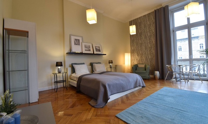 Terezvaros Condo | Beautiful central 9 bedroom/4 bathroom