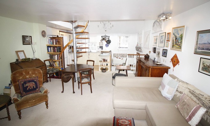 Kings Cross St. Pancras Apartment | beautiful central London duplex apartment007