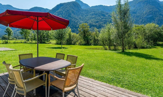 Obertraun Ski Chalet | Beautiful Chalet in Obertraun With Garden