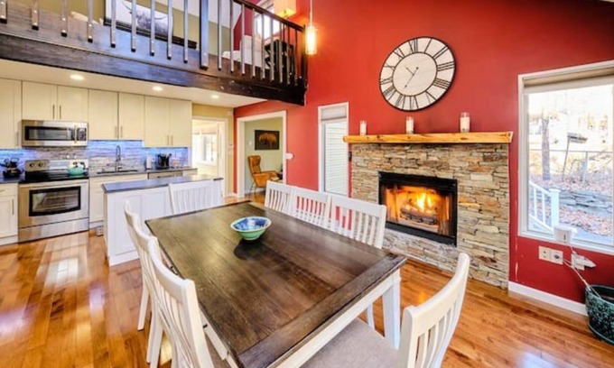 Lackawaxen Ski Chalet | Beautiful chalet in the Poconos