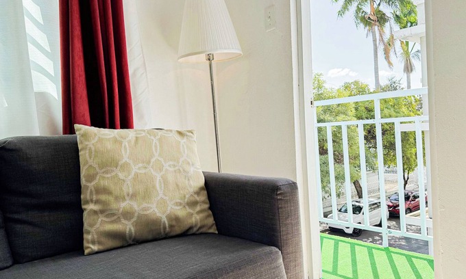 Ponce Centro Apartment | Beautiful Chandeliers, Cozy & Enjoyable Studio - Balcony/FREE WIFI - 301