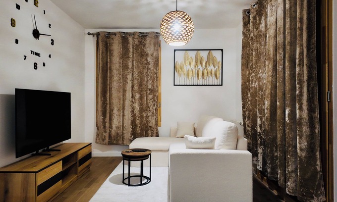 Rungis Apartment | Beautiful, chic and cosy apartment