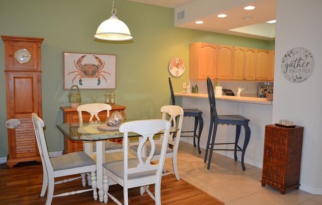 New Smyrna Beach Apartment | Beautiful Clean, Coastal 3 bedroom 2 bath condo nestled close to the estuary OW7-505