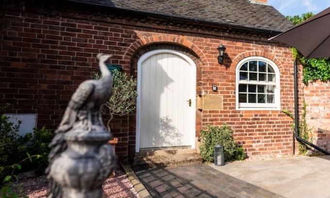 Swarkestone Cottage | Beautiful country cottage in Swarkestone, Derby
