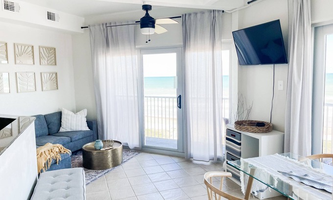 South Padre Island Condo | BEAUTIFUL CONDO - AMAZING BEACH VIEW FROM PRIVATE BALCONY