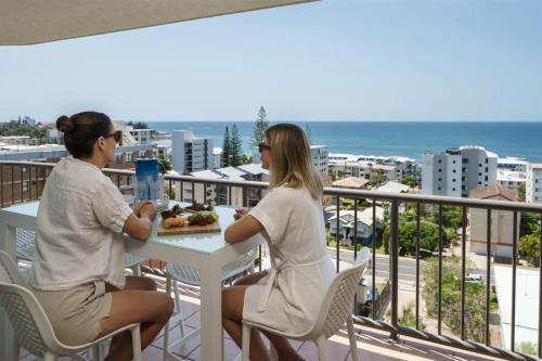 Kings Beach Apartment | Beautiful Coastal Apartment with Epic Sea Views