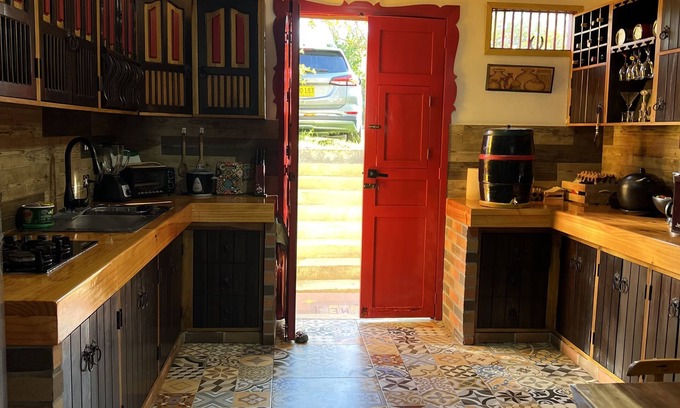 Salento Apartment | beautiful colonial house/apartment just a few blocks from main plaza. Pets ok