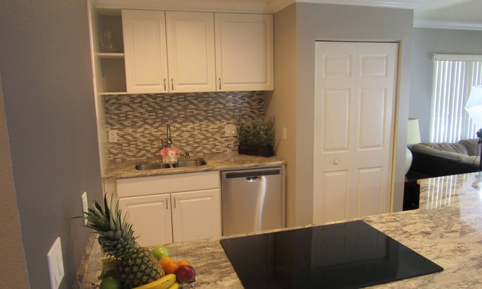 Trailer Estates Condo | Beautiful Condo! Heated Pools~Free WiFi. By IMG Academy~Beaches~AMI~Restaurants.