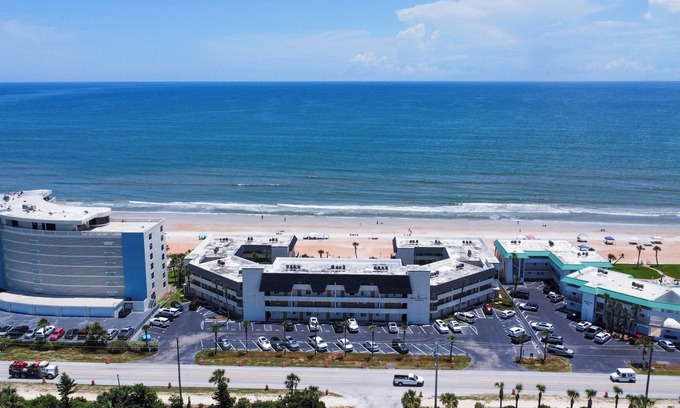 Standish Shores Bellewood Condo | Beautiful Condo in Oceanfront Ormond Beach Complex