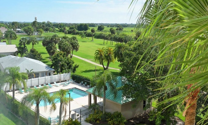 Palmetto Apartment | Beautiful Condo "Point of View" Terra Ceia Bay Golf and Tennis Club