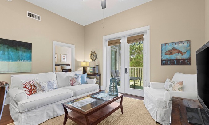 Santa Rosa Beach Condo | BEAUTIFUL CONDO ON 30A FOR 6, ONLY 1 BLOCK TO PRIVATE BEACH ACCESS! POOLS & LAKE