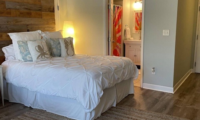 Gulf Place Apartment | Beautiful Condo Steps from the Beach with Lovely Large Patio.