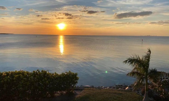 Ruskin Condo | Beautiful Condo with one of the best views of Tampa Bay