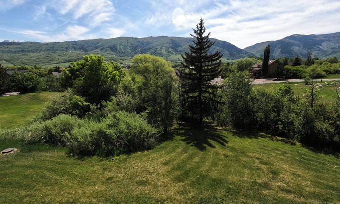 Eden Condo | Beautiful Condo with Views | 2 Bed, 2 Bath