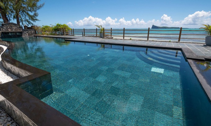 Bain Boeuf Apartment | Beautiful contemporary flat of 120 m2 BEACHFRONT