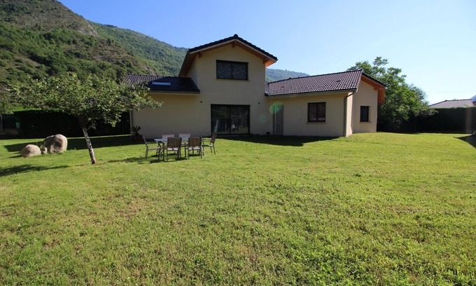 Vicdessos House | BEAUTIFUL CONTEMPORARY VILLA CLOSE TO HIKING AND SKI RESORT