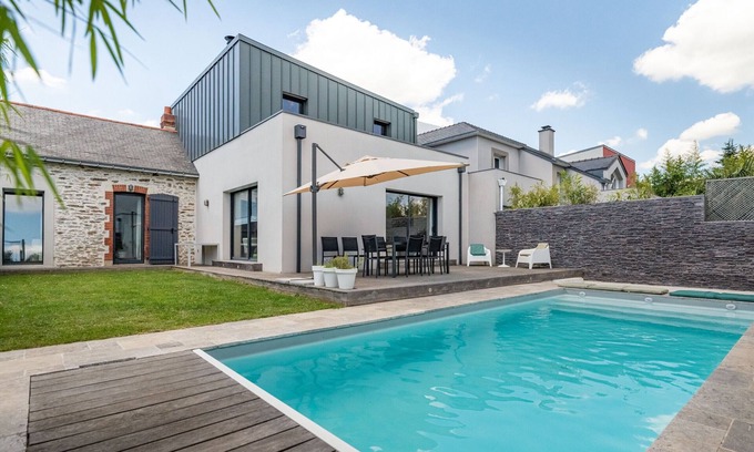 Breil - Barberie House | Beautiful, contemporary family home with pool