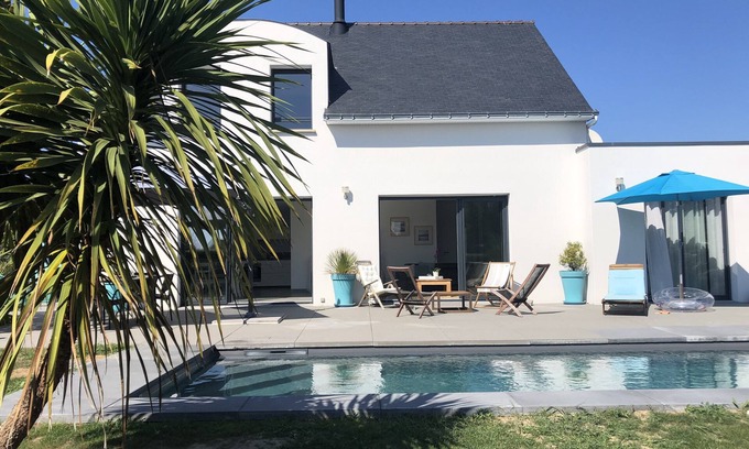Saint-Jacques House | Beautiful contemporary beach house walk