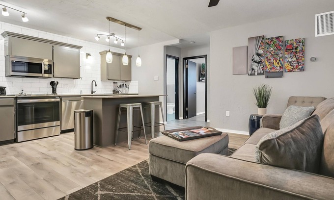 Lawton Apartment | Beautiful Contemporary Suite #12