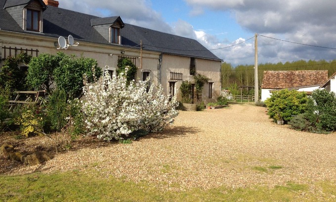 Saint-Quentin-les-Beaurepaire House | Beautiful converted barn with 4 bedrooms, 4 shower rooms off the beaten track