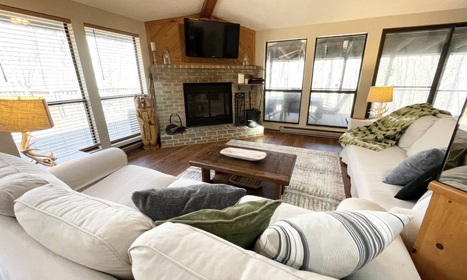 The Woods Cabin | Beautiful Cottage At 'the Woods' Resort, Golf, Spa, Swimming & Resort Amenities