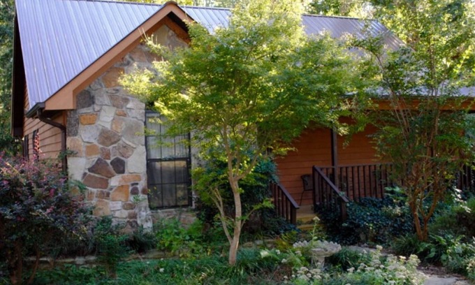 Albertville House | Beautiful Cottage Close To The Lake And Everything You Could Ever Need.