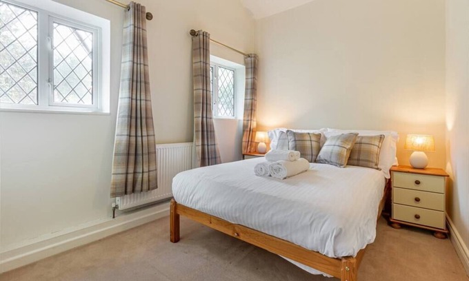 Northway House | Beautiful Cottage in Bredon The Old Thatch