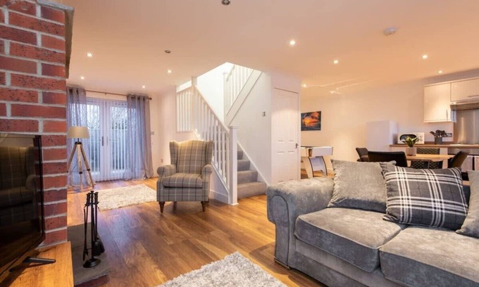Durham House | Beautiful Cottage in Durham with Pool Table